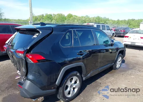 2019 Toyota Rav4 Xle z USA, uszkodzony, nr VIN 2T3P1RFV5KW039099